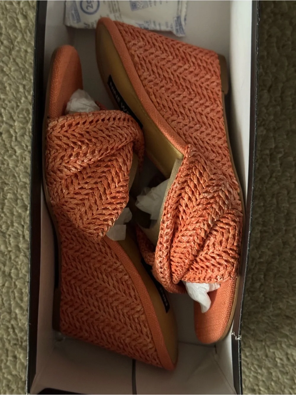 NEW In Box Nine West Nejia Woven Orange Coral Wedge Slide Sandals 5 NY Knicks